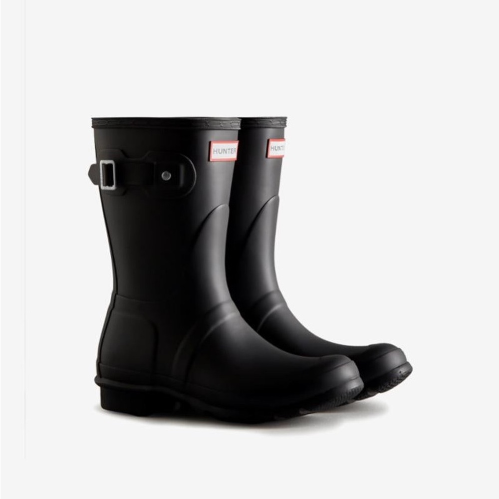 Women’s original short Hunter rain boots **SIZE US 6**